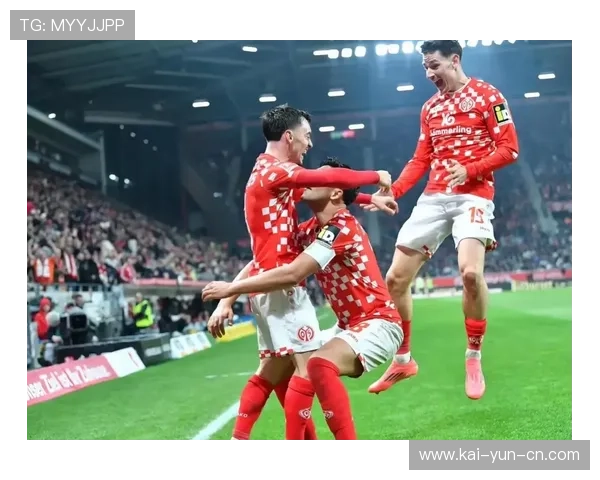 美因茨中场控占优势,门兴防线频遭冲击